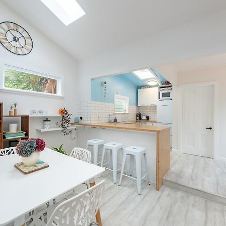 Peaceful & Private City Cottage With Carparks ウェリントン エクステリア 写真